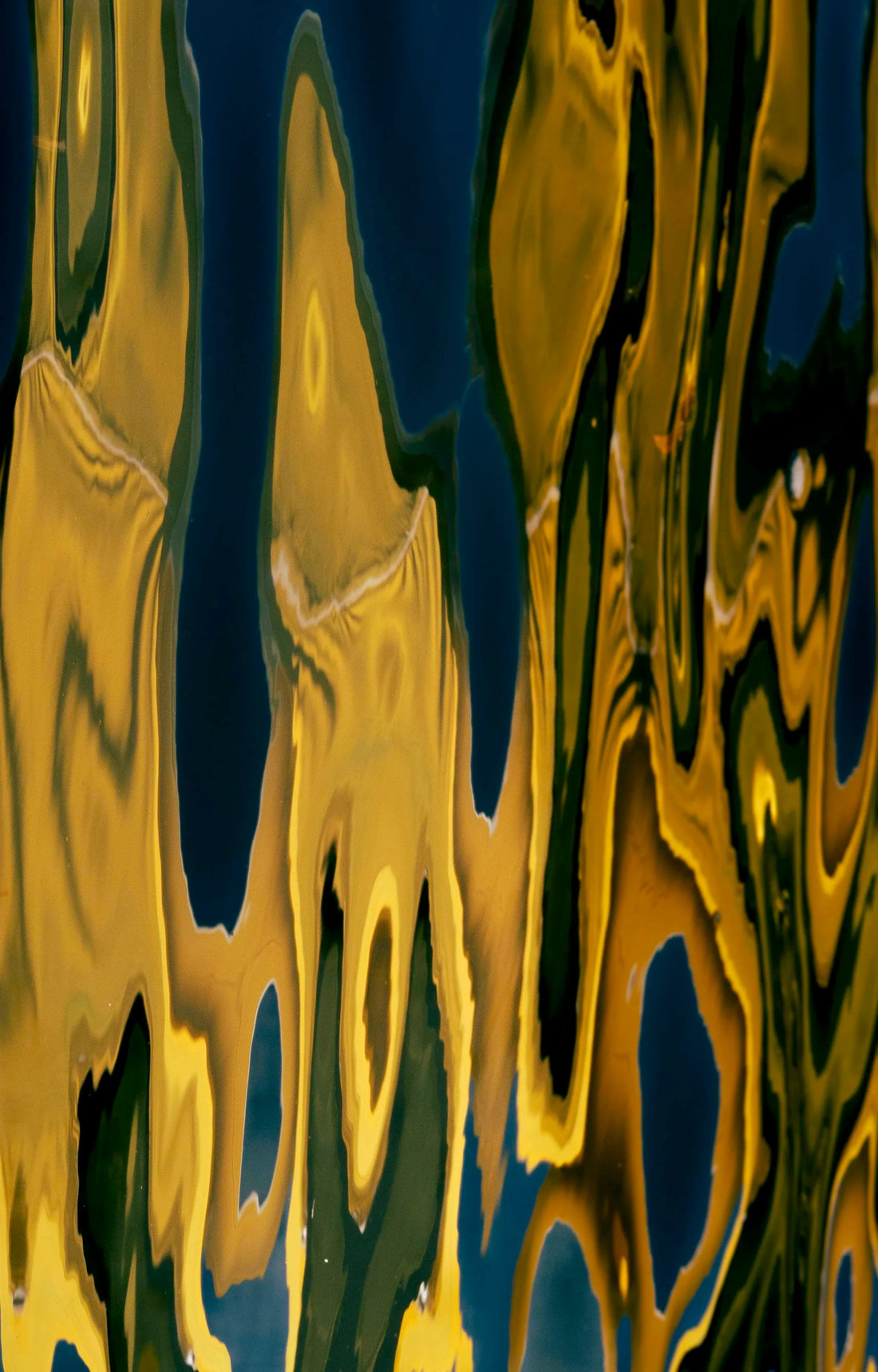 When the Water Paints Back: Ralph Kerle on Creating Water Flowers