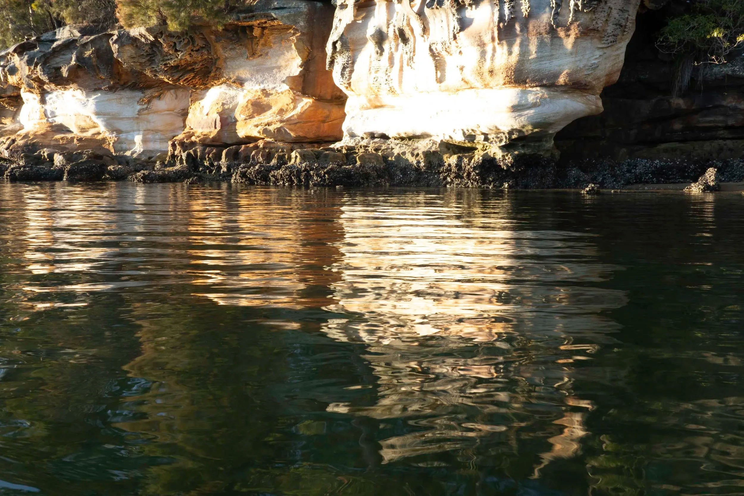Sandstone Drift: Gadigal Echoes Reflected in Sydney Sandstone