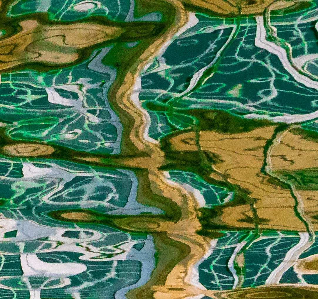 L'Arte Nouveau Verde - Urban Reflections artwork by Ralph Kerle, neutral composition